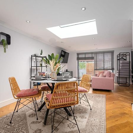 Guestready - Unique Home Near Wimbledon With Gorgeous Deck And Parking Лондон Екстериор снимка