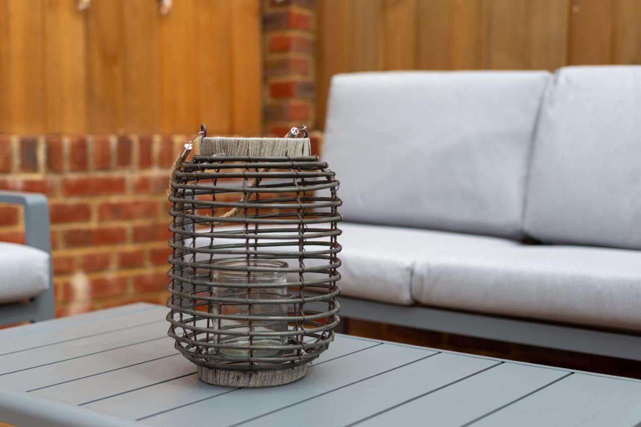 Guestready - Unique Home Near Wimbledon With Gorgeous Deck And Parking Лондон Екстериор снимка