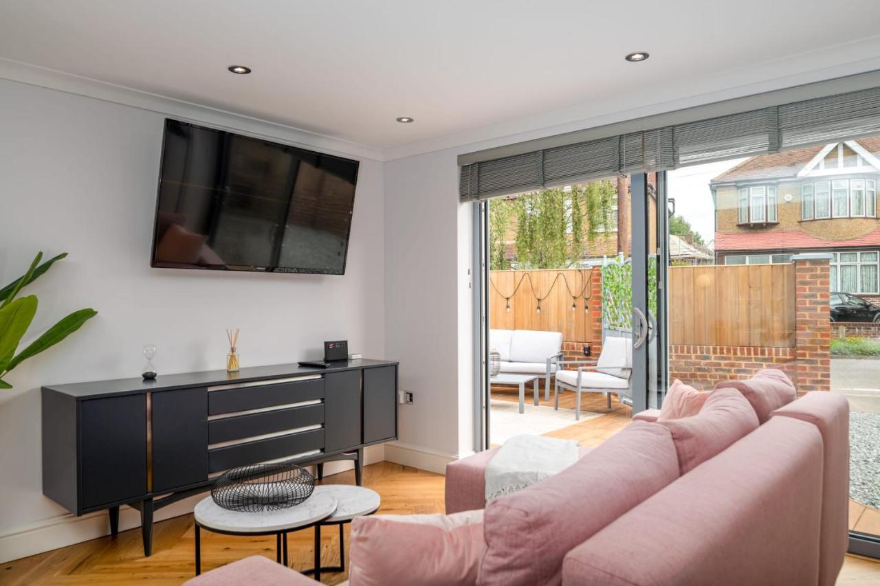 Guestready - Unique Home Near Wimbledon With Gorgeous Deck And Parking Лондон Екстериор снимка