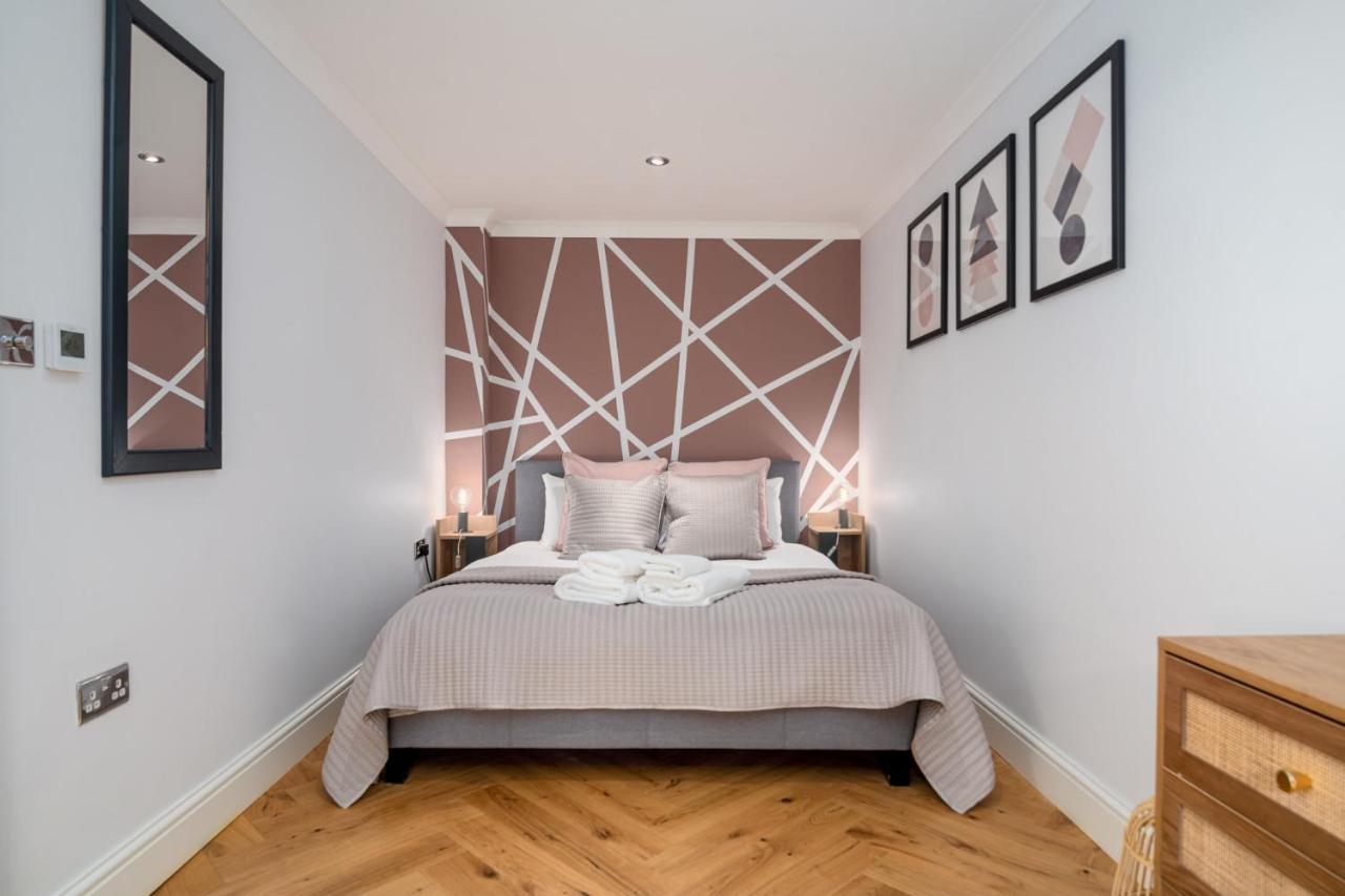 Guestready - Unique Home Near Wimbledon With Gorgeous Deck And Parking Лондон Екстериор снимка
